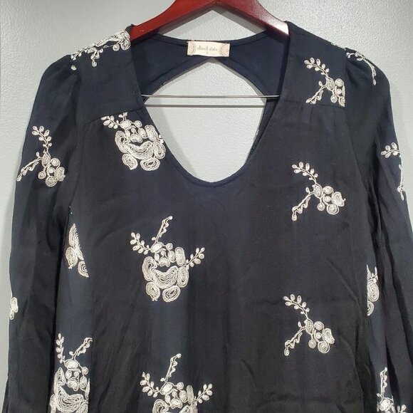 Altar'd State Womens Black Long-Sleeved A-Line Dress White Embroidered Boho Sz S - Picture 4 of 12